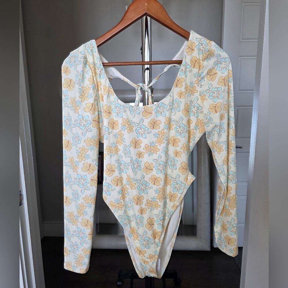 Dippin' Daisy's Calypso Floral Yellow One Piece Swimsuit Size XL NWT - Picture 4 of 7